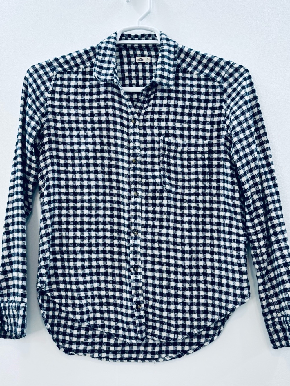 Hollister Navy Blue White Gingham Plaid Button Down Shirt Size Medium Casual